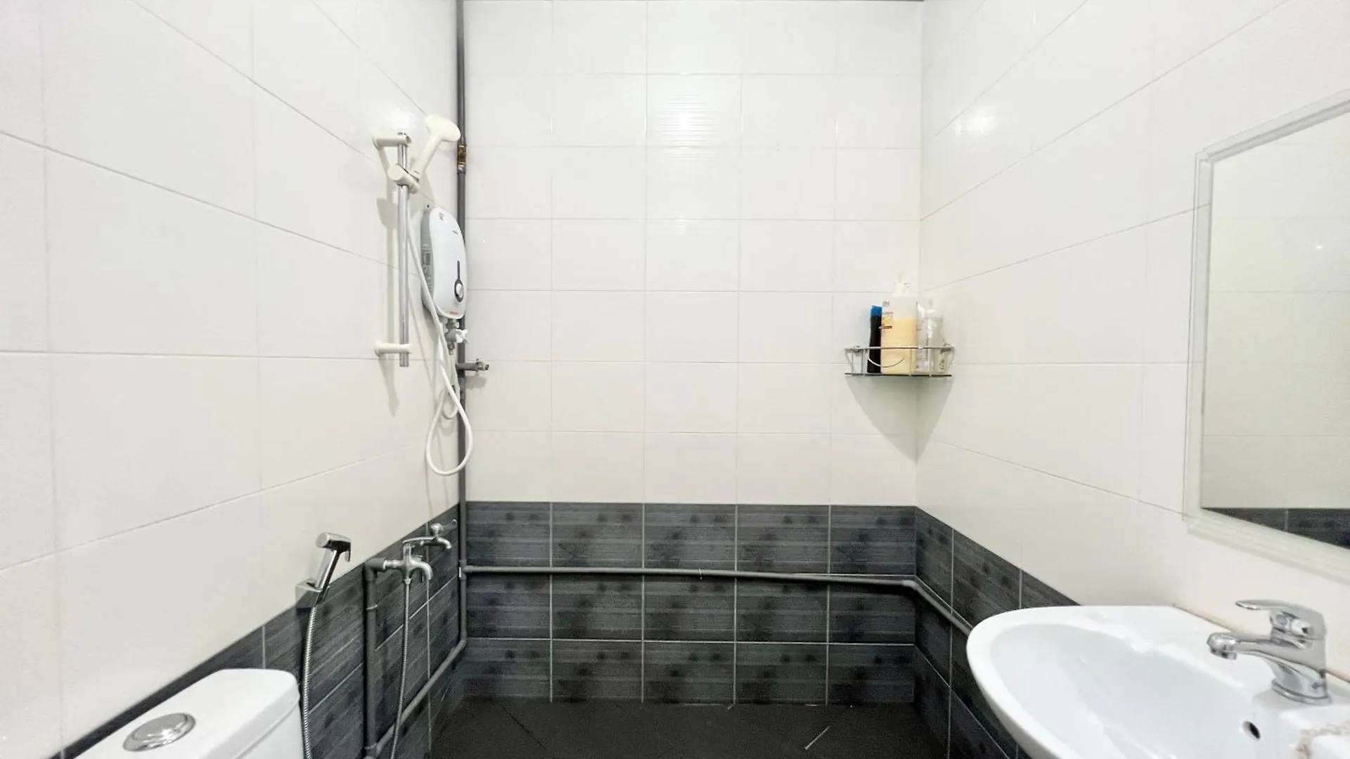 5 Min Ciq Landed Party House 12 Pax Villa Johor Bahru Malaysia